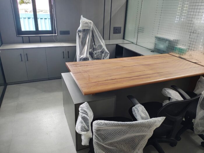 Office Table - Image 3